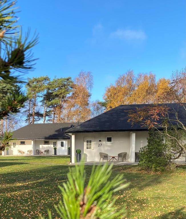 Hotellrum i markplan på Höllviksnäs med egen uteplats mot grönområde